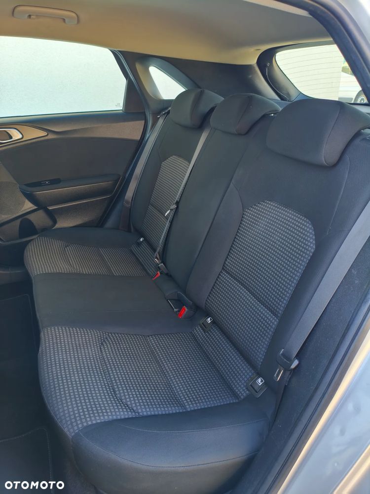 Kia Ceed 1.4 CVVT Dream Team Edition - 17