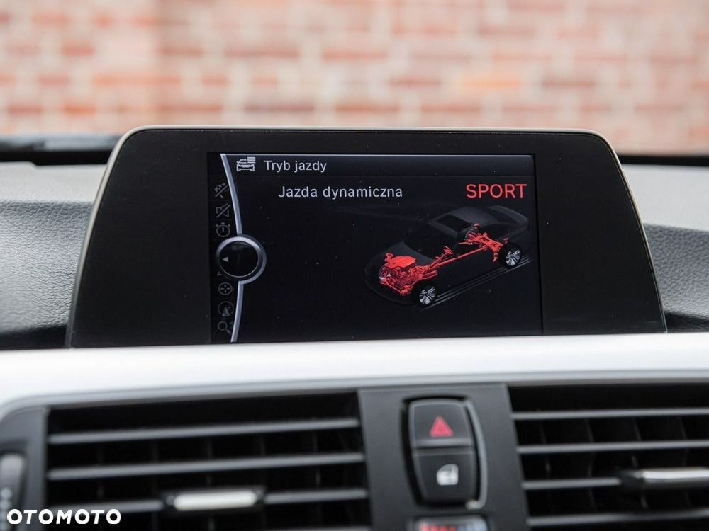 BMW Seria 3 320d Sport Line - 23