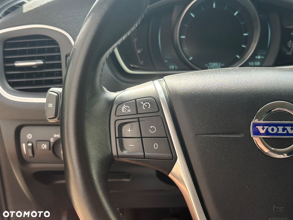 Volvo V40 D2 You - 16