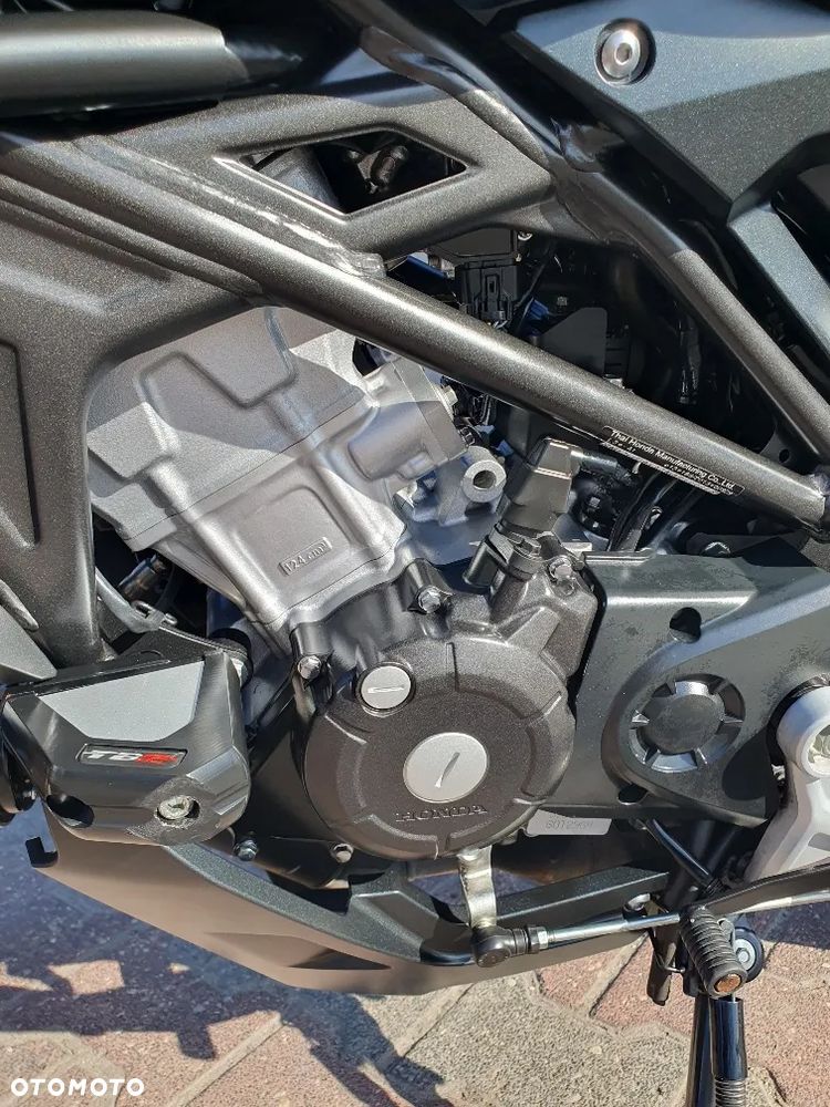 Honda CB - 8