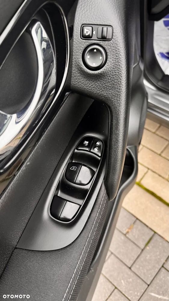 Nissan Qashqai 1.2 DIG-T N-Connecta - 29