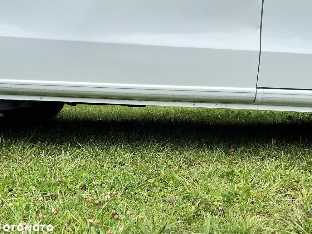 Mercedes-Benz VITO - 11