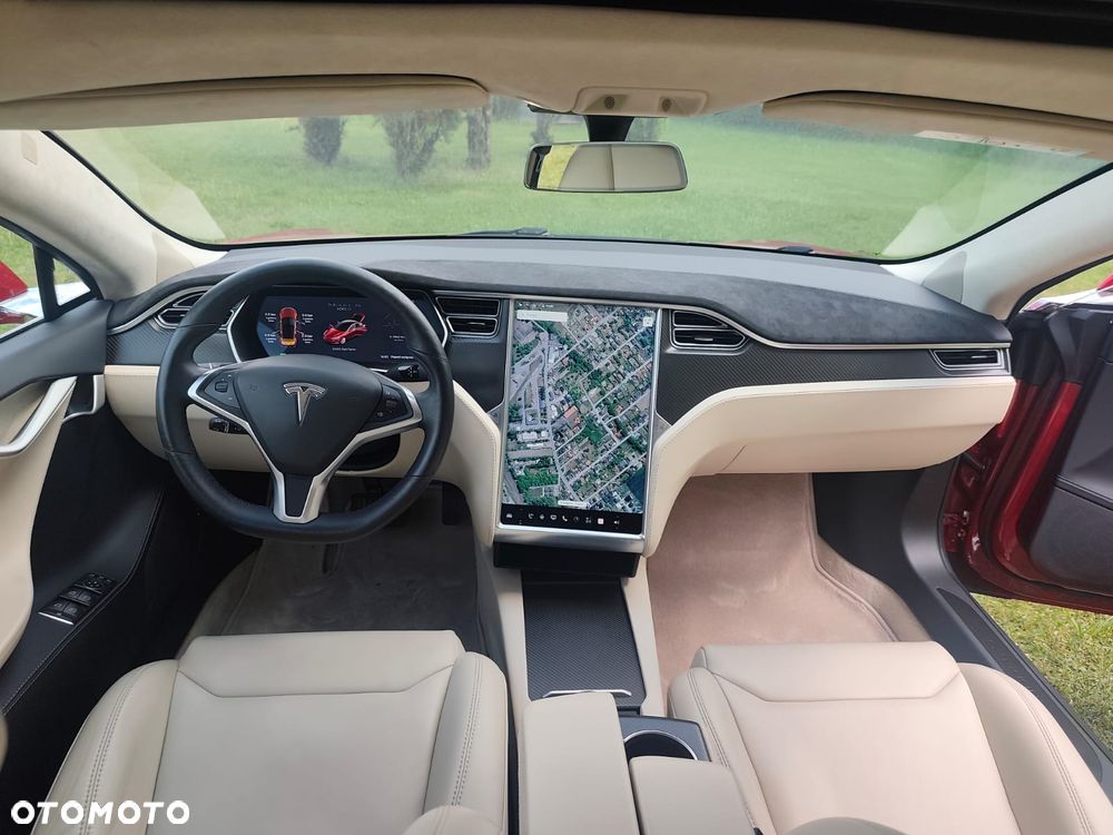 Tesla Model S - 8