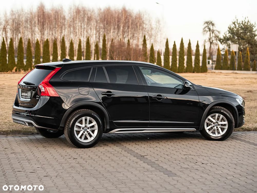 Volvo V60 Cross Country - 14