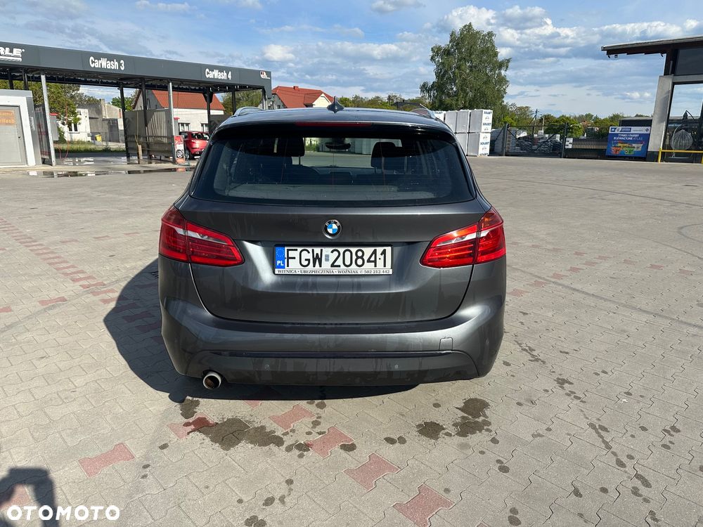 BMW Seria 2 218d Sport Line - 4