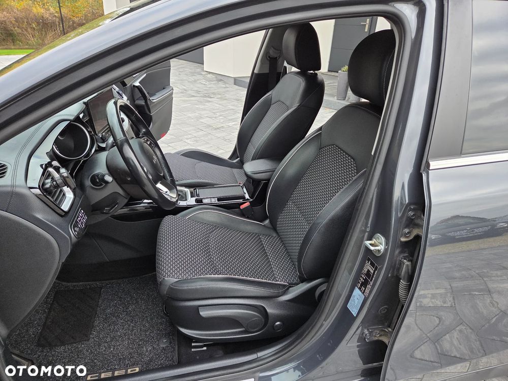 Kia Ceed 1.6 GDI DCT OPF Inspiration - 34