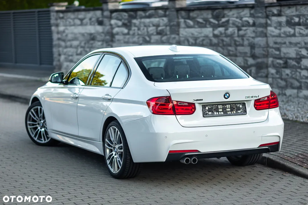 BMW Seria 3 330d xDrive M Sport - 15