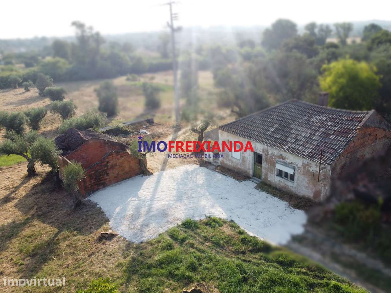 Quinta com moradia e 16 700 m2 de terreno em Valbom - Tomar - Grande imagem: 2/27