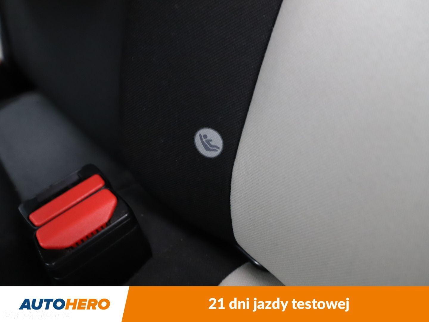 Volvo V40 Cross Country - 32
