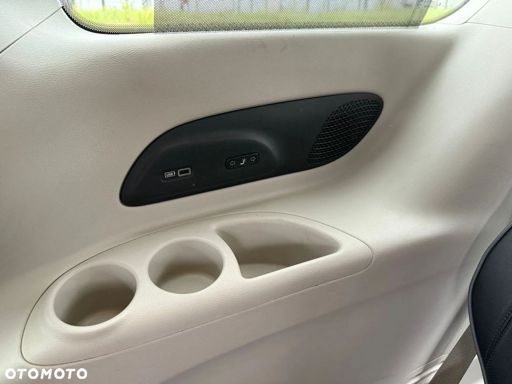 Chrysler Pacifica - 27