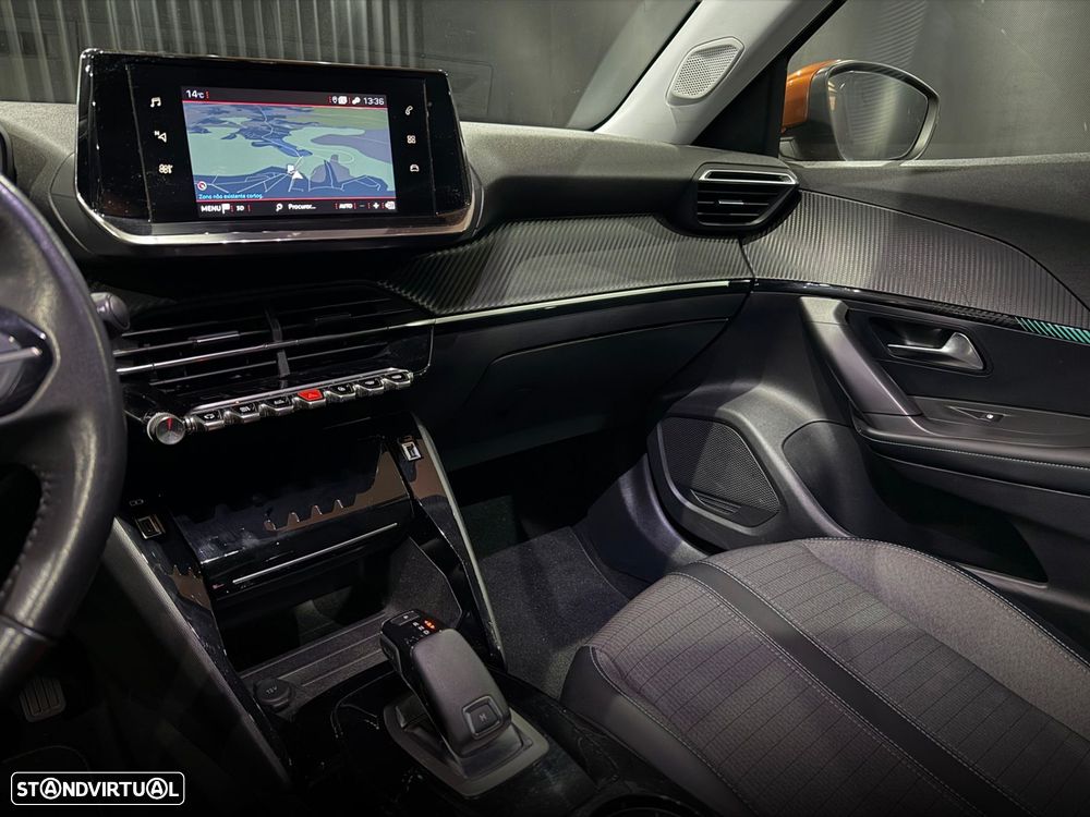 Peugeot 2008 1.5 BlueHDi Allure EAT8 - 17