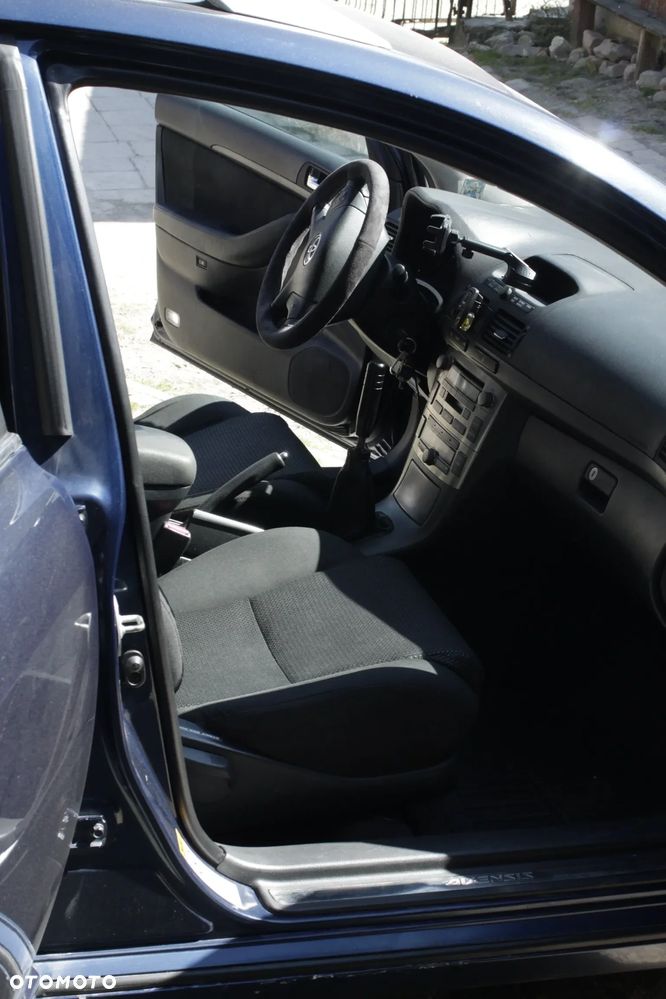 Toyota Avensis 2.0 D-4D Sol - 20