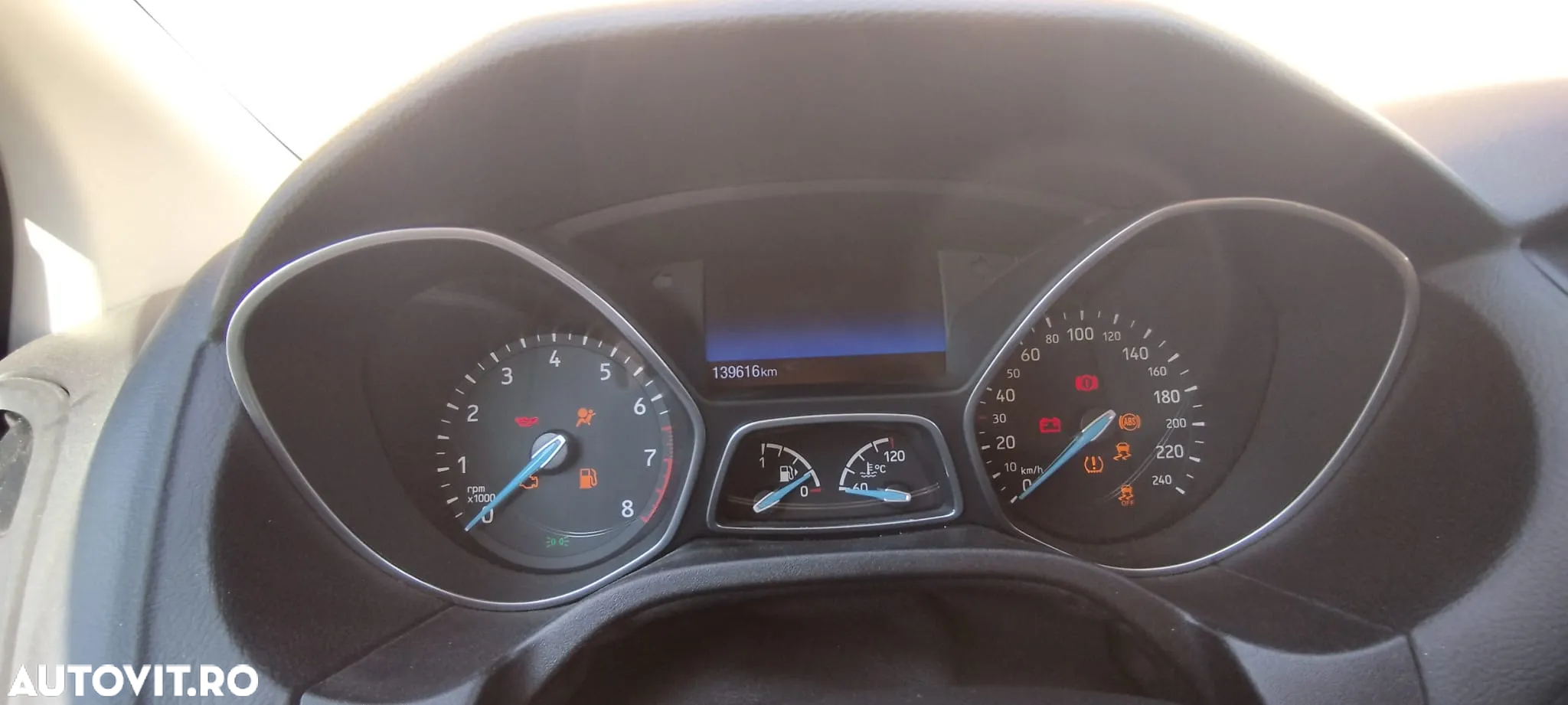 Ford Focus 1.0 EcoBoost Start Stop Titanium - 12