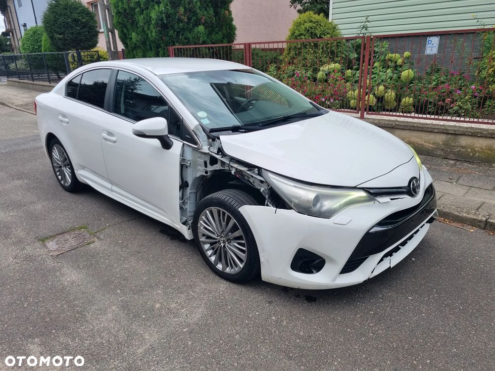 Toyota Avensis - 4