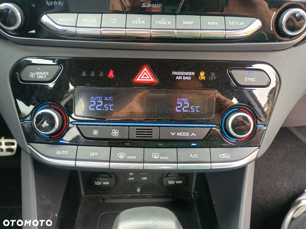 Hyundai IONIQ 1.6 GDI Premium - 19