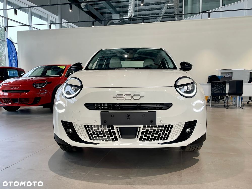 Fiat 600 1.2 Turbo Pop eDCT - 2