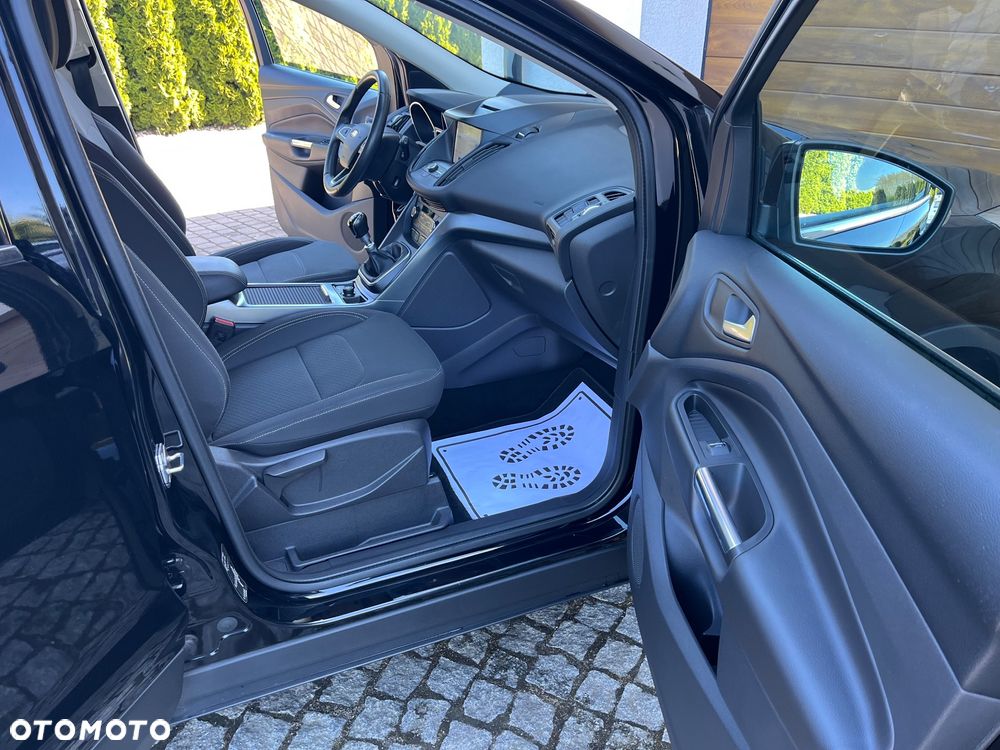 Ford Kuga 2.0 TDCi FWD Titanium - 24