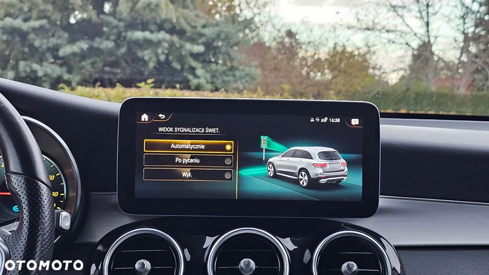 Mercedes-Benz GLC 300 e 4-Matic - 29