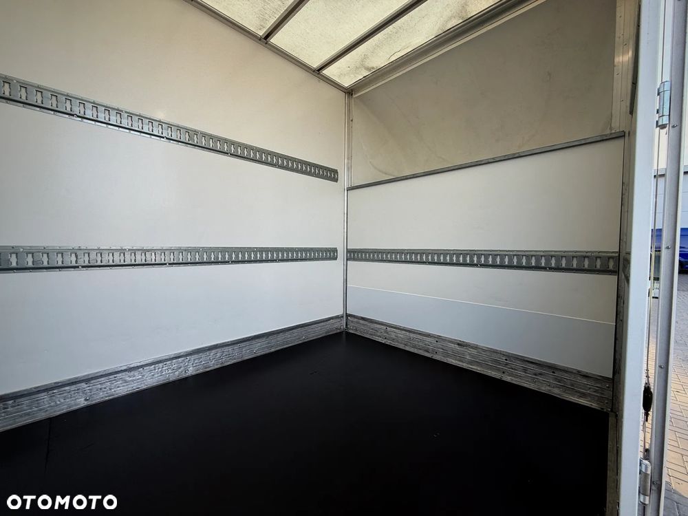 Iveco Daily 35C18 3.0 HPI 180KM / 2023 Rok Produkcji / Kontener 4,7m + Winda 750KG / 93.090KM PRZEBIEG / Automat Hi-Matic / ZAREJESTROWANY W PL - 7