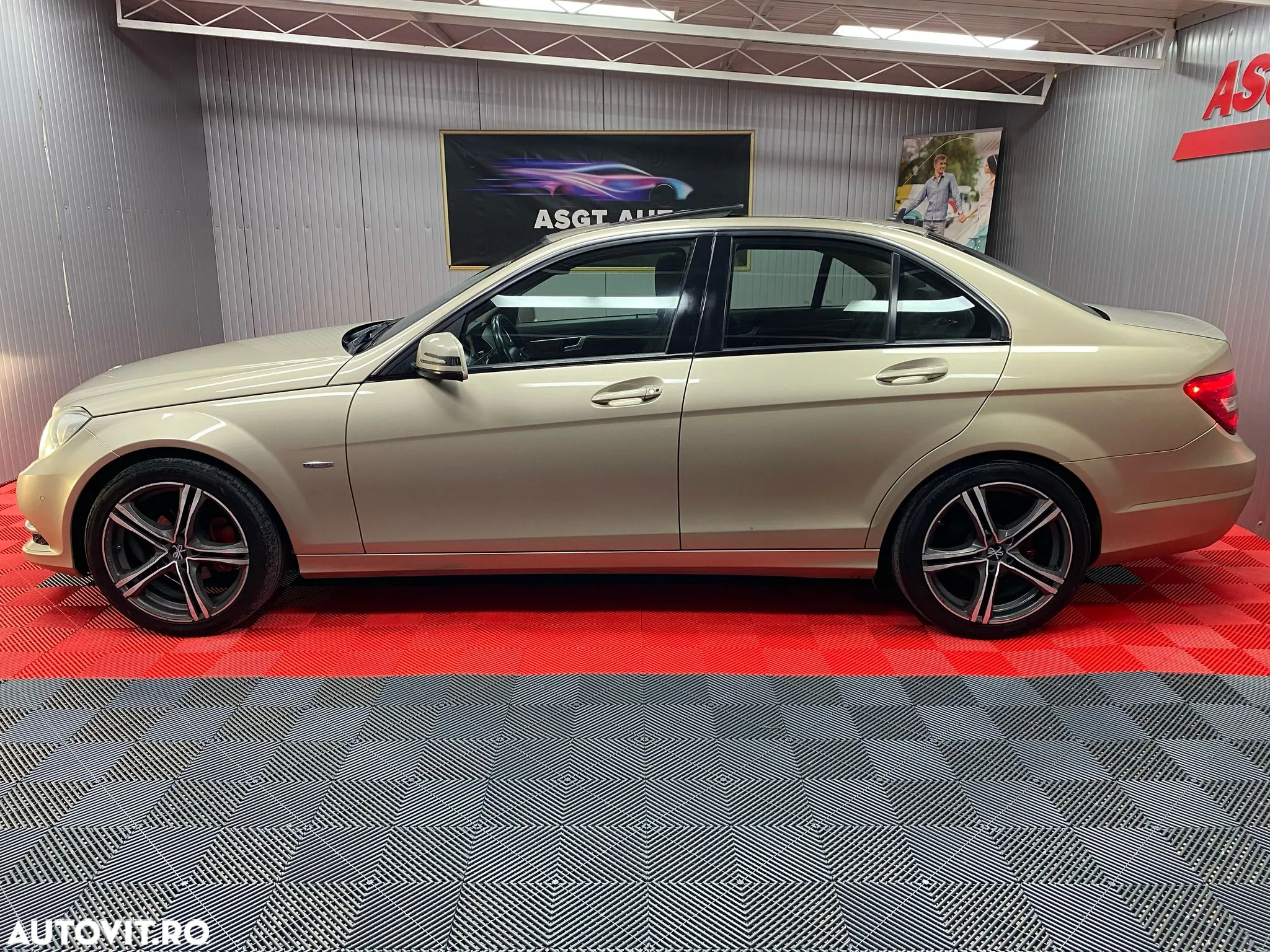 Mercedes-Benz C - 21