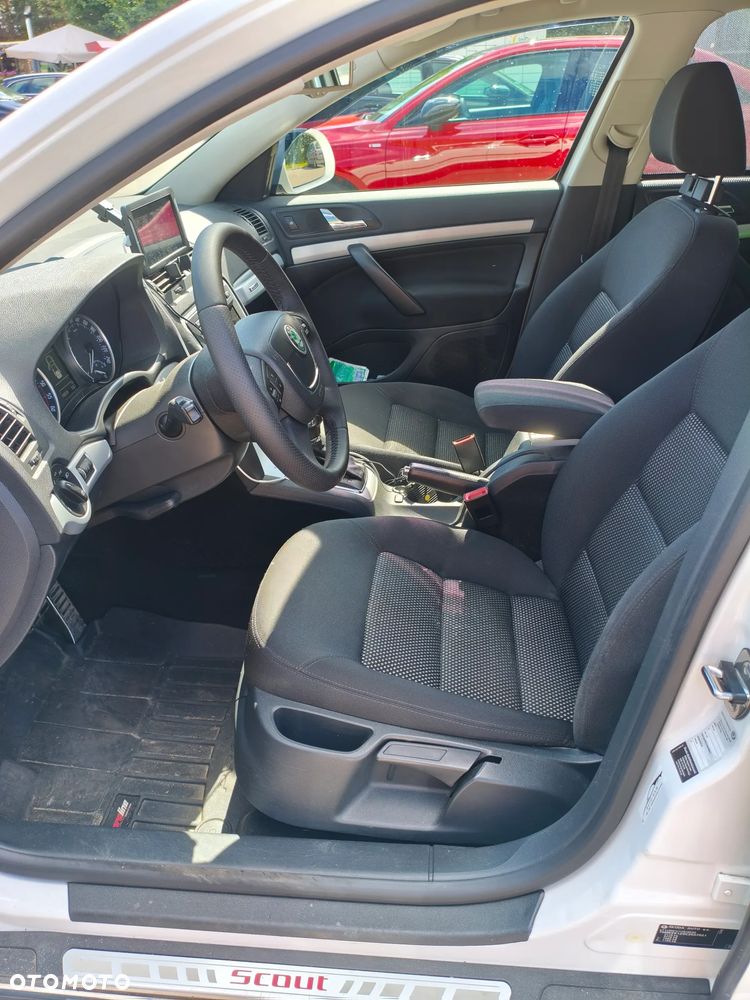 Skoda Octavia Scout 2.0 TDI DPF DSG - 20