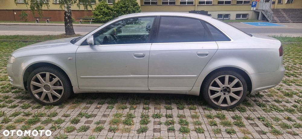 Audi A4 Limousine - 6