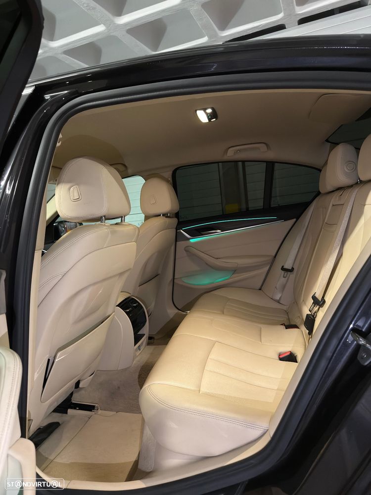 BMW 520 d Luxury Line - 16