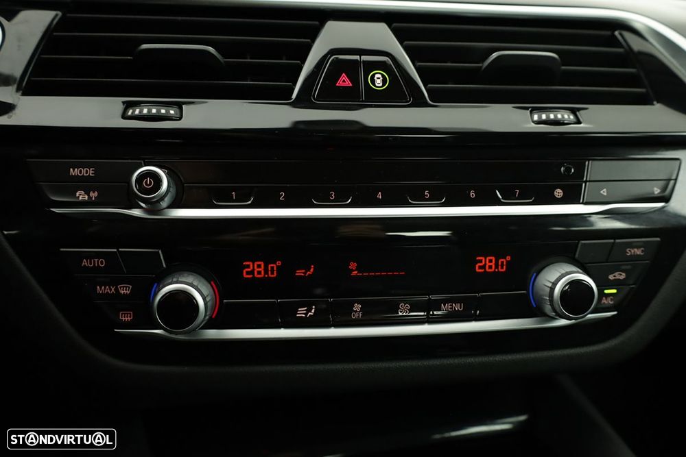 BMW 530 e Line Luxury - 12
