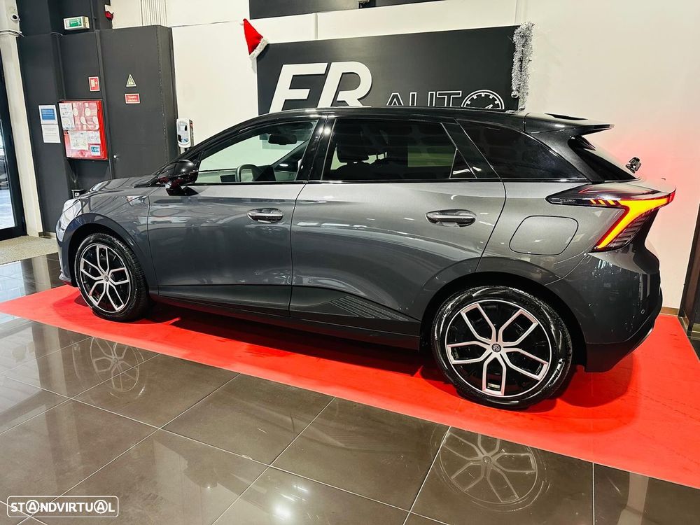 MG MG4 64 kWh Luxury - 13