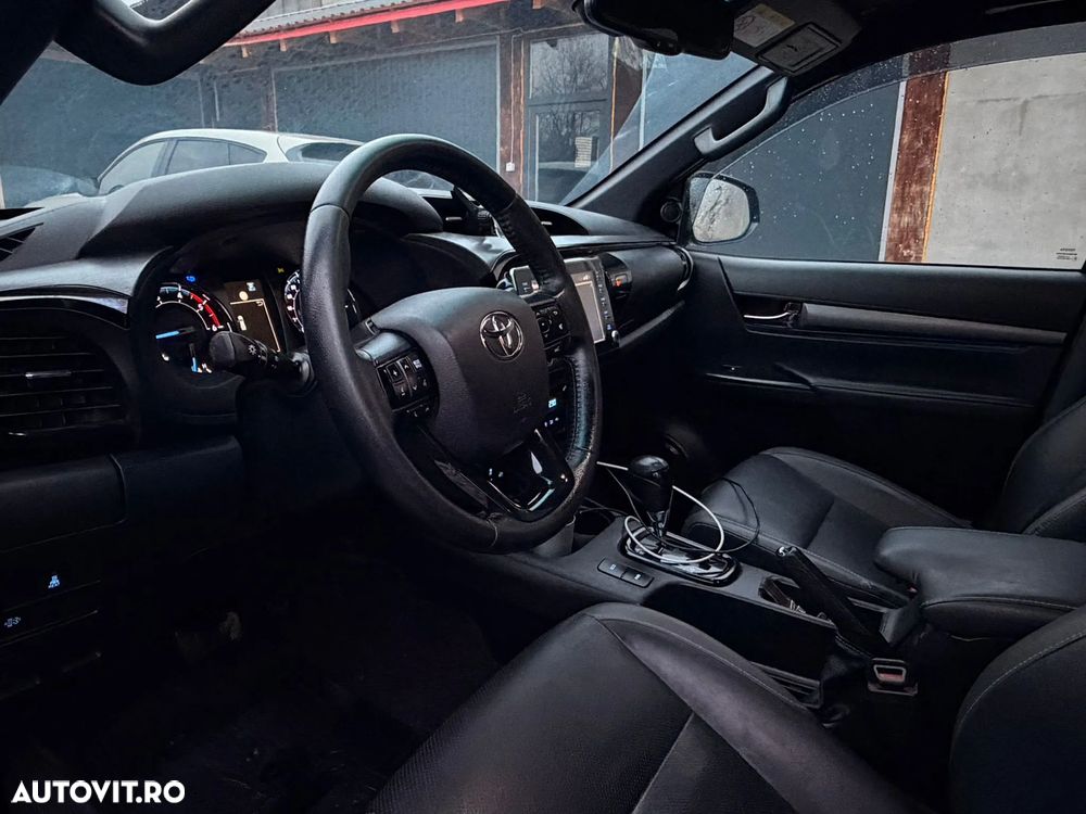 Toyota Hilux 2.8D 204CP 4x4 Double Cab AT Invincible - 9