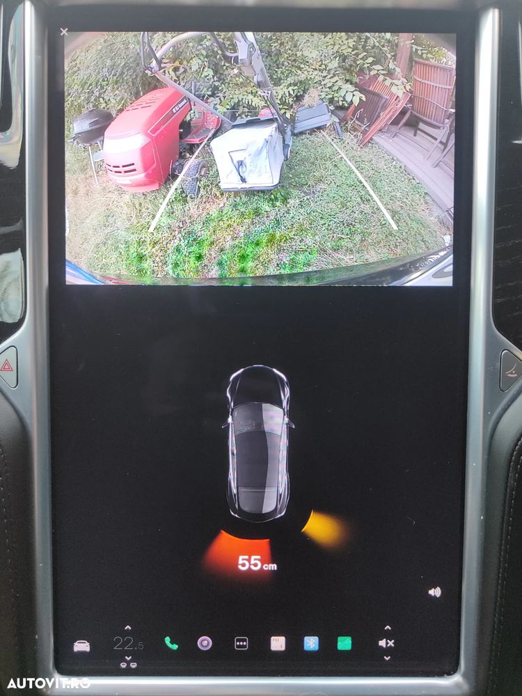 Tesla Model S - 8
