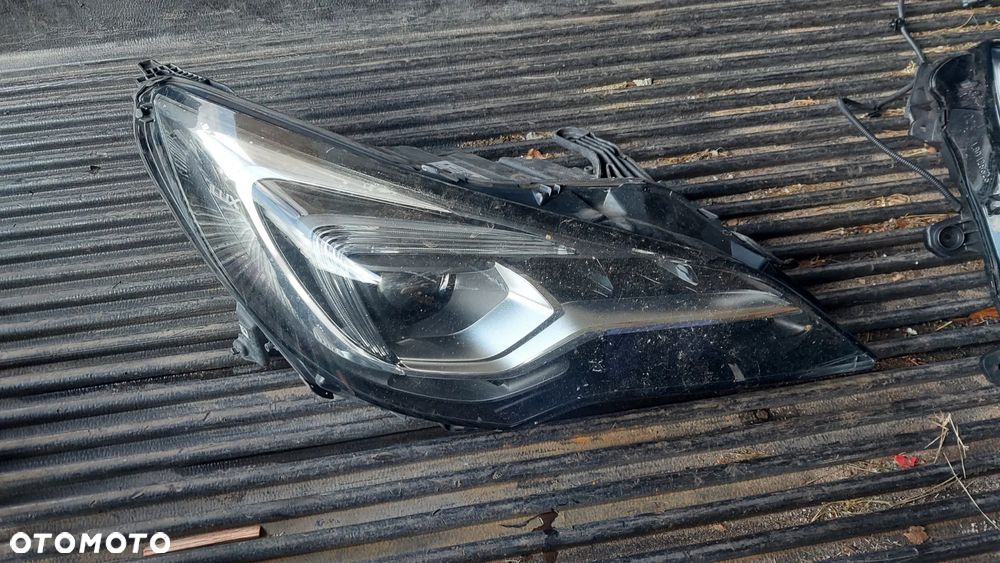 OPEL ASTRA V K LAMPA PRAWA FULL LED 39023763 - 1