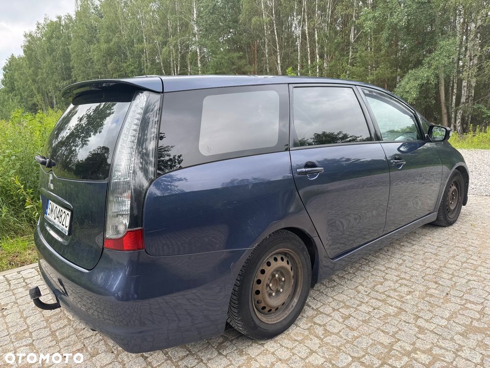 Mitsubishi Grandis 2.4 Intense - 10