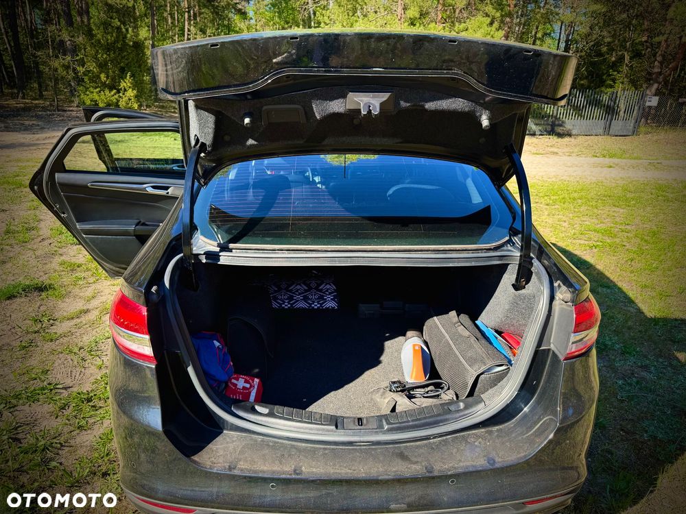Ford Fusion - 24