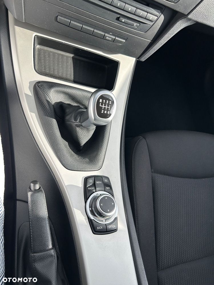 BMW Seria 3 318d - 15