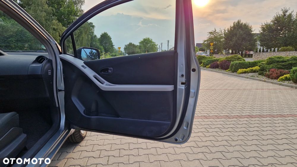 Toyota Yaris 1.0 VVT-i Cool - 11