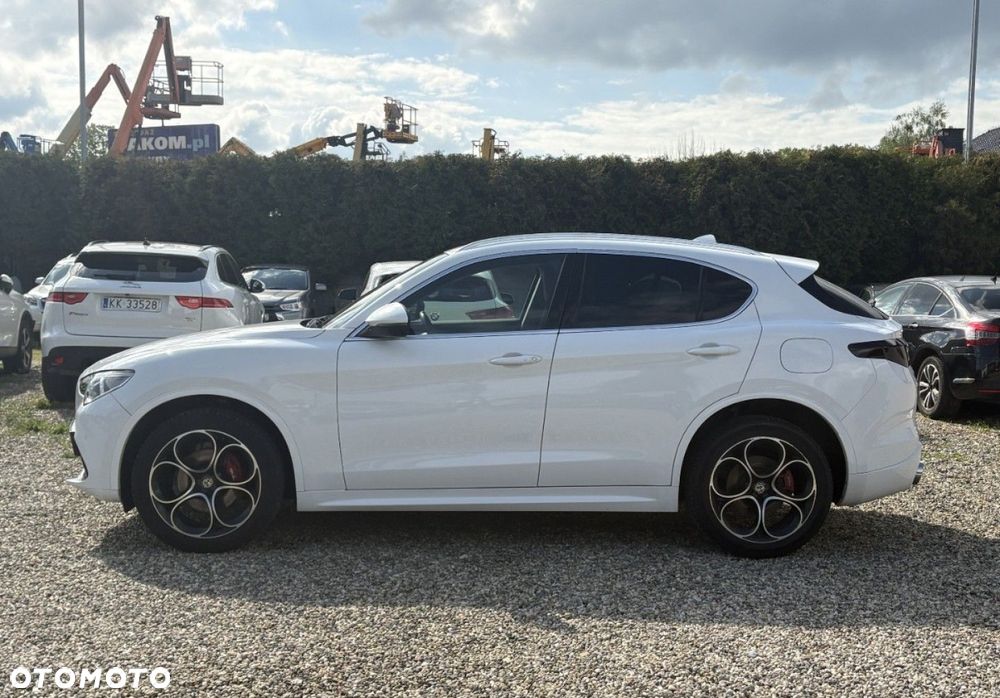 Alfa Romeo Stelvio - 3