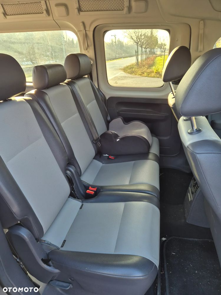 Volkswagen Caddy Maxi Comfortline DSG - 10