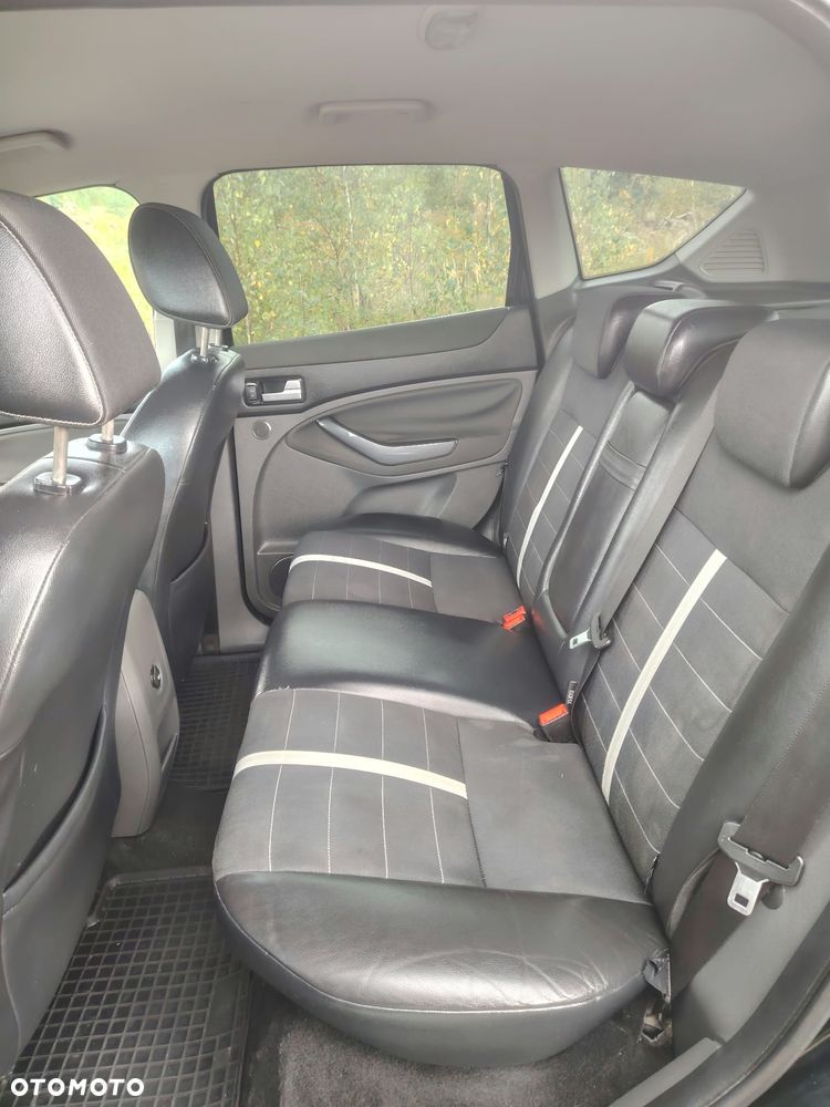 Ford Kuga - 10