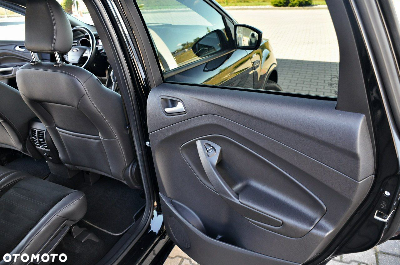 Ford Kuga - 28