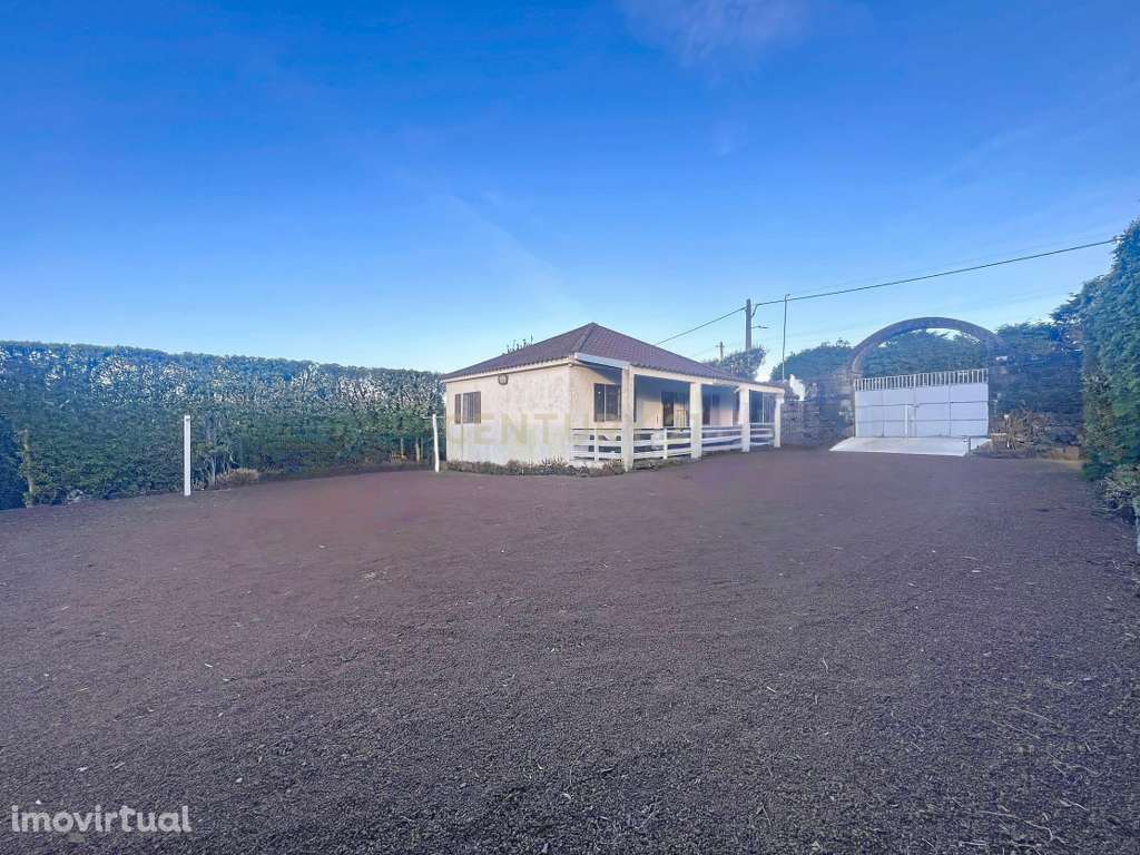 Quinta com Moradia em Rabo de Peixe – Espaço, Tranquilidade e Potencia - Grande imagem: 4/40