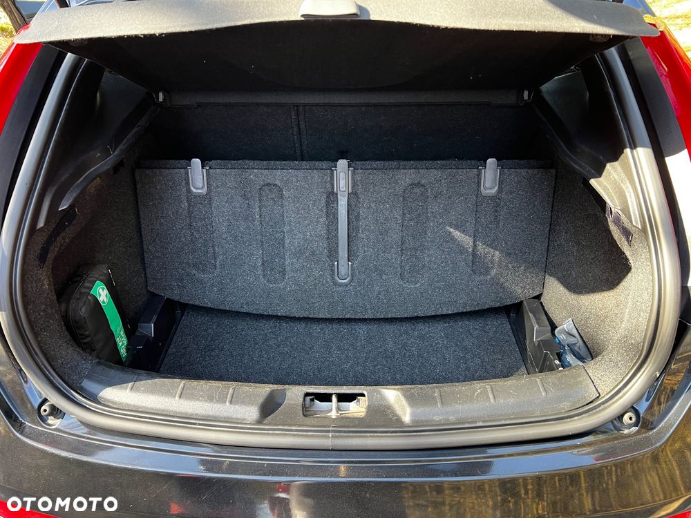 Volvo V40 D4 Drive-E R-Design Summum - 17