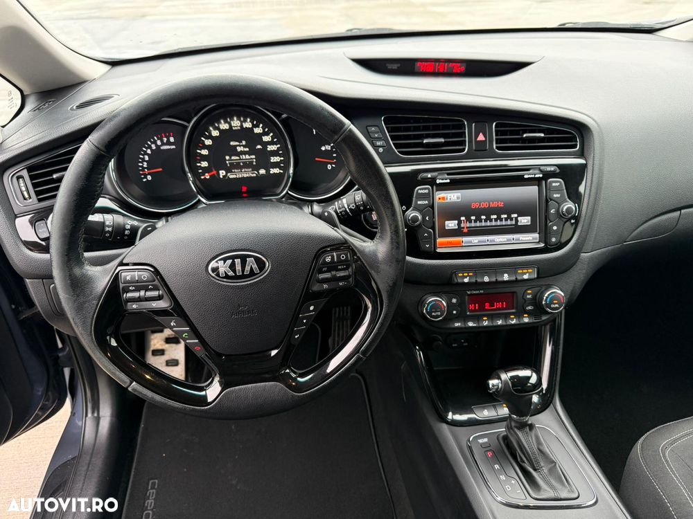 Kia Ceed 1.6 GDI DCT SW Platinum Edition - 10