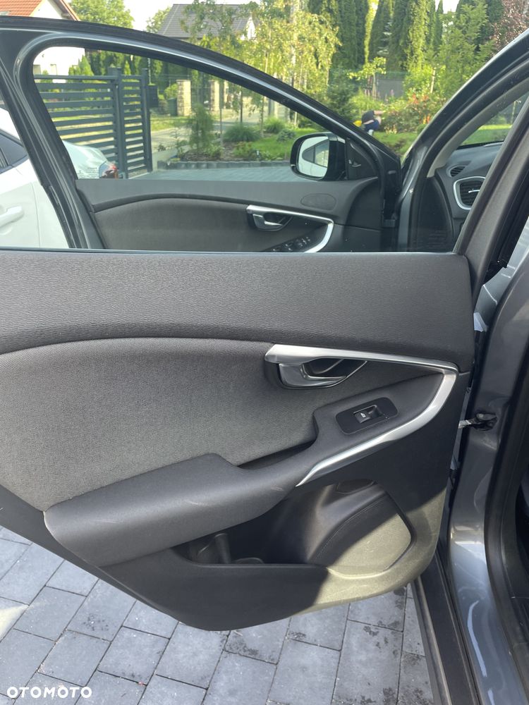 Volvo V40 D3 Summum - 16