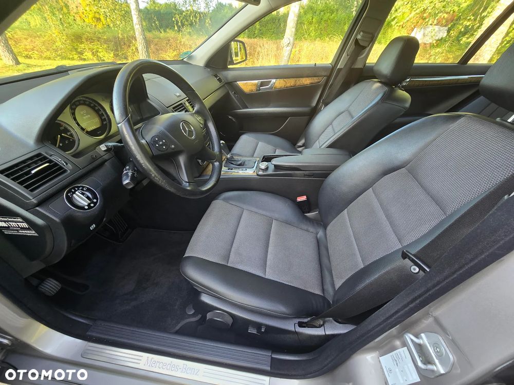 Mercedes-Benz Klasa C 220 CDI DPF Automatik Elegance - 21