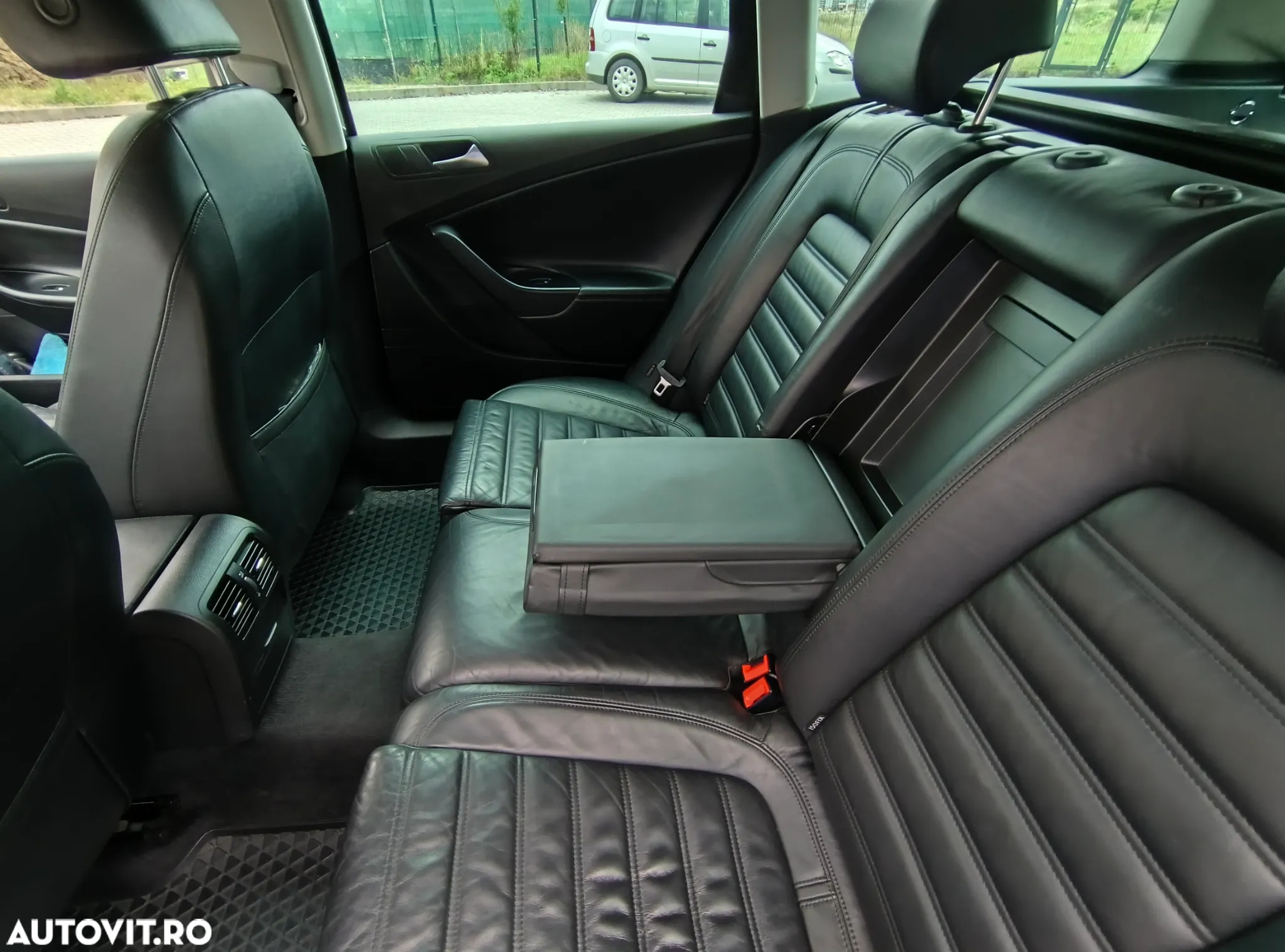 Volkswagen Passat - 11