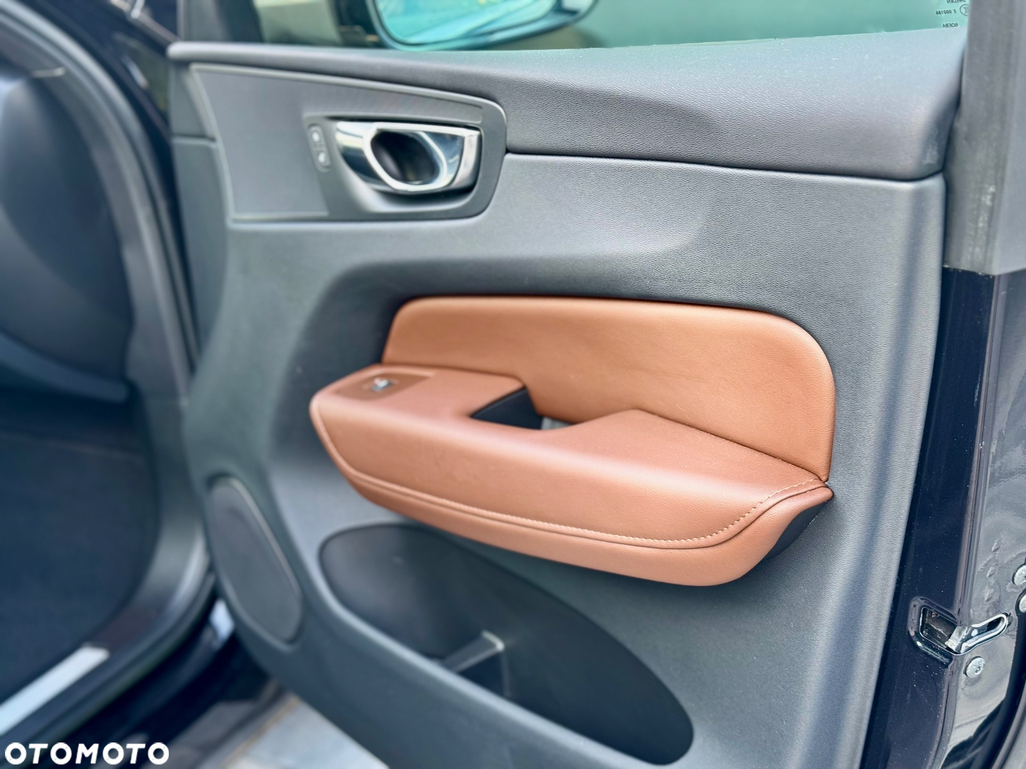Volvo XC 60 B5 B AWD Plus Bright - 17