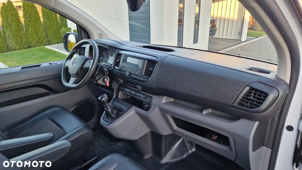 Opel Vivaro - 24