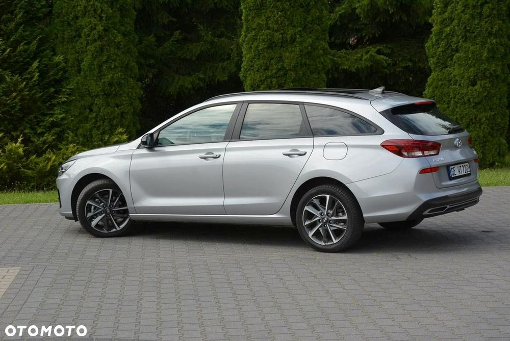 Hyundai i30 1.5 T-GDI 48V-Hybrid DCT Advantage - 11