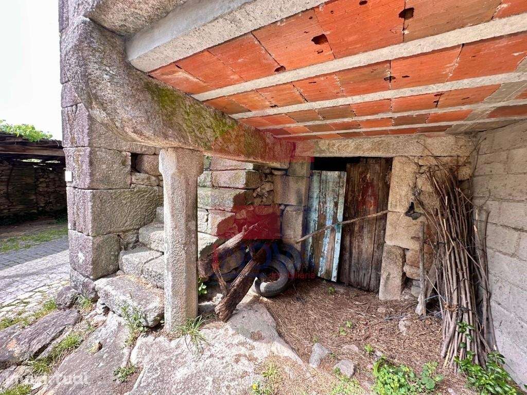 Moradia para restauro, Vila Chã (São João Baptista) - Grande imagem: 4/18